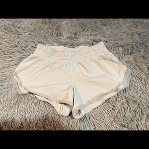 Lululemon shorts size 6 fits small